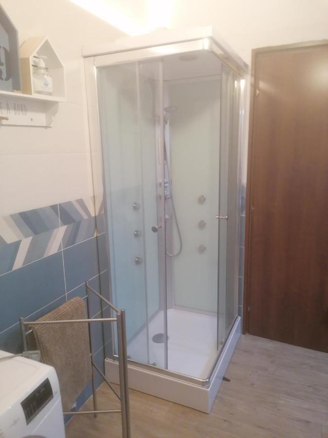 Emmanueli65 Fronte Clinica Per 5 Matrimoniale 2 Singoli 1 Divano Letto П'яченца Екстер'єр фото